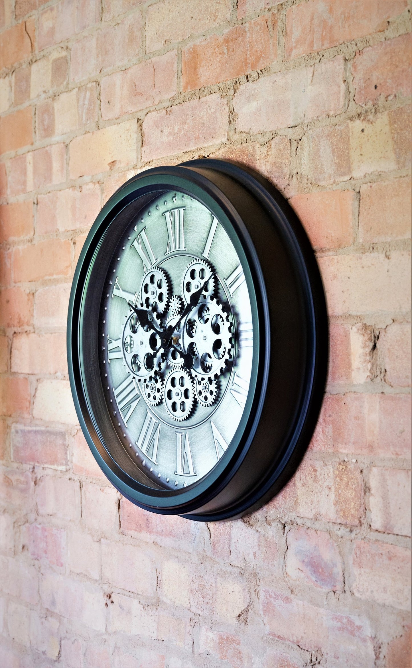 Moving Gear Clock with Roman Numerals - BerPar