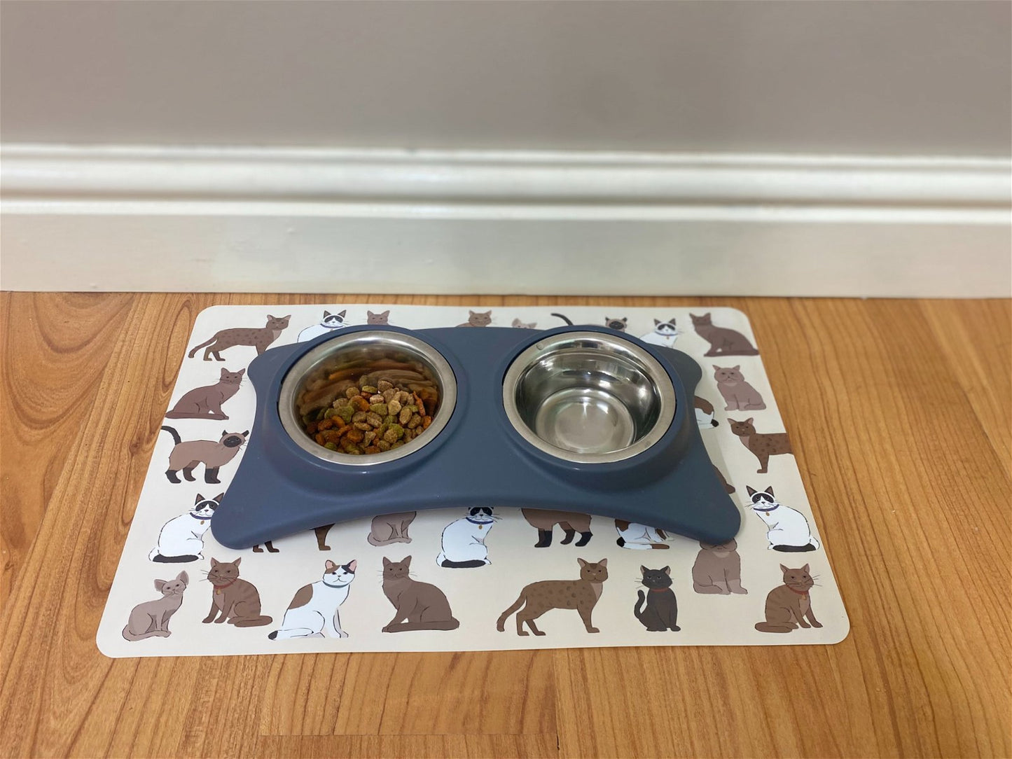 Wipeable Cat Themed Placemat 30x45cm