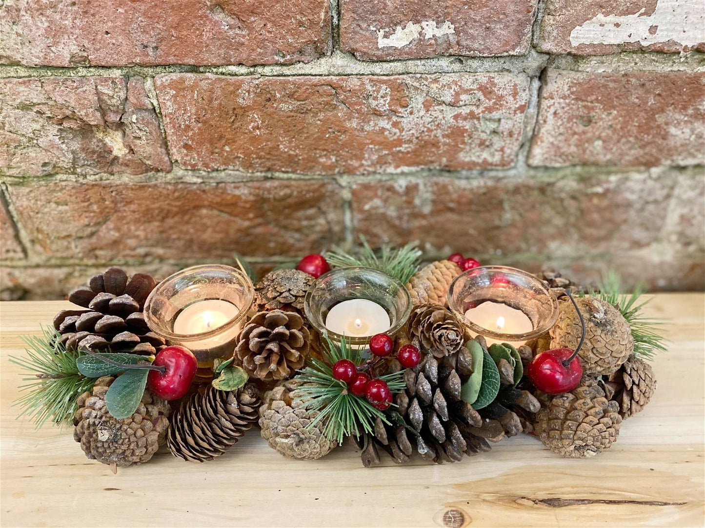 Fir Cone & Red Berry Botanical Trio Tea Light Holder