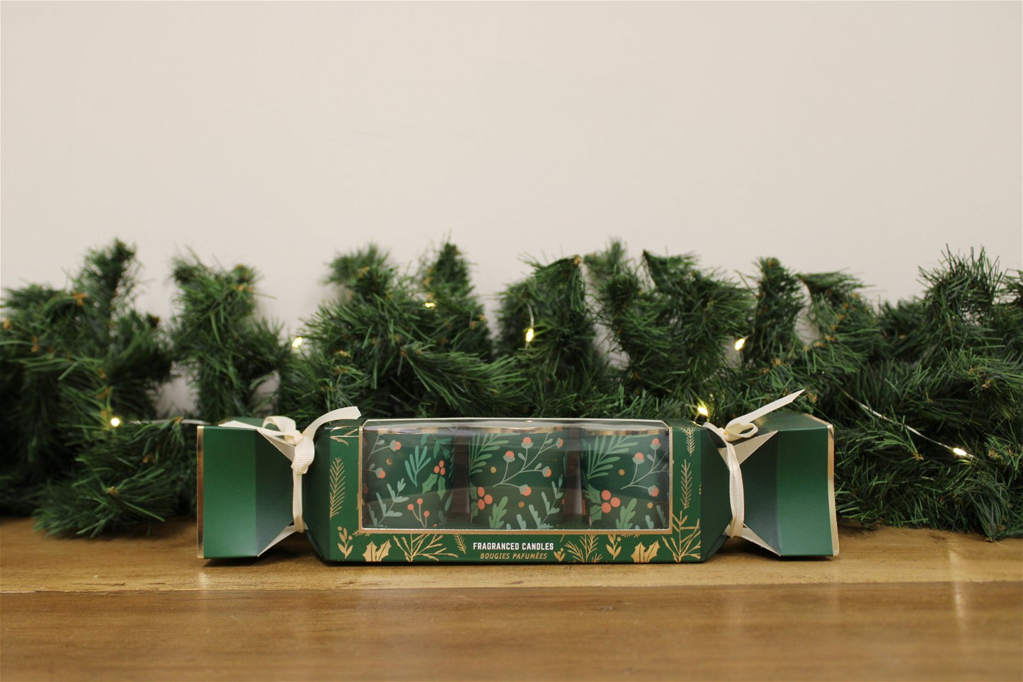 Cracker Gift-box with Mistletoe & Fir Candle-pots